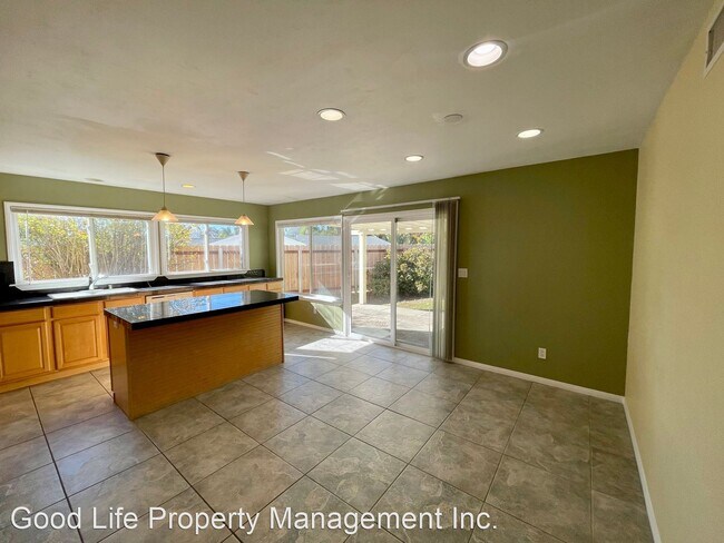 Foto del edificio - 3 br, 2 bath House - 8912 Revelstoke Way