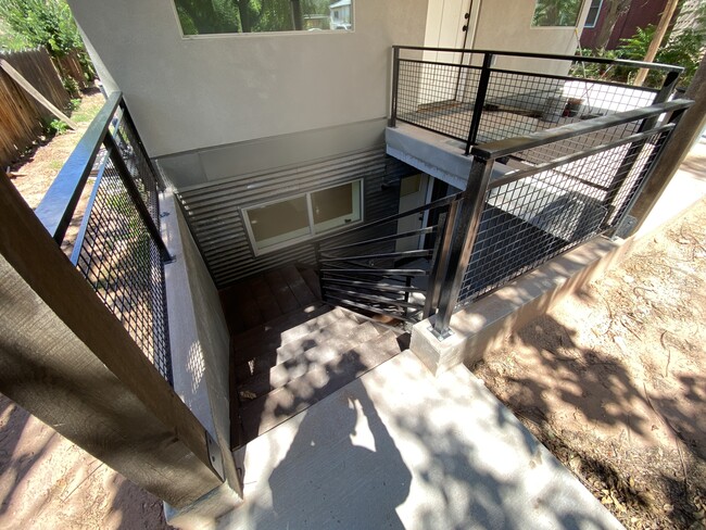 Building Photo - 513 E 200 S