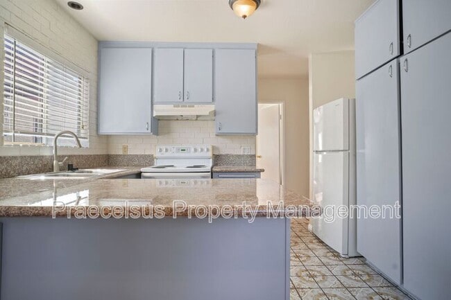 Building Photo - 5553 Adobe Falls Rd