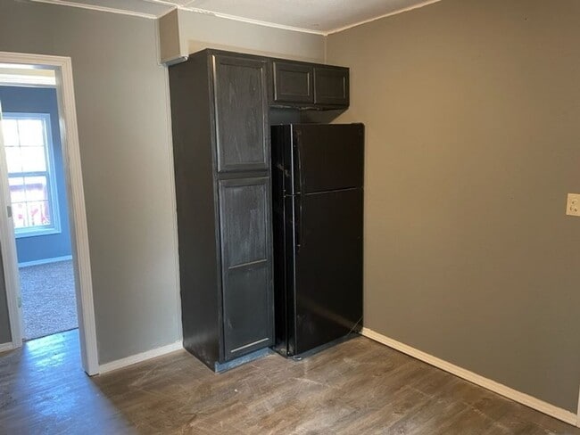 Building Photo - Newly Renovated 3 Bedroom 1 Bath House wit...