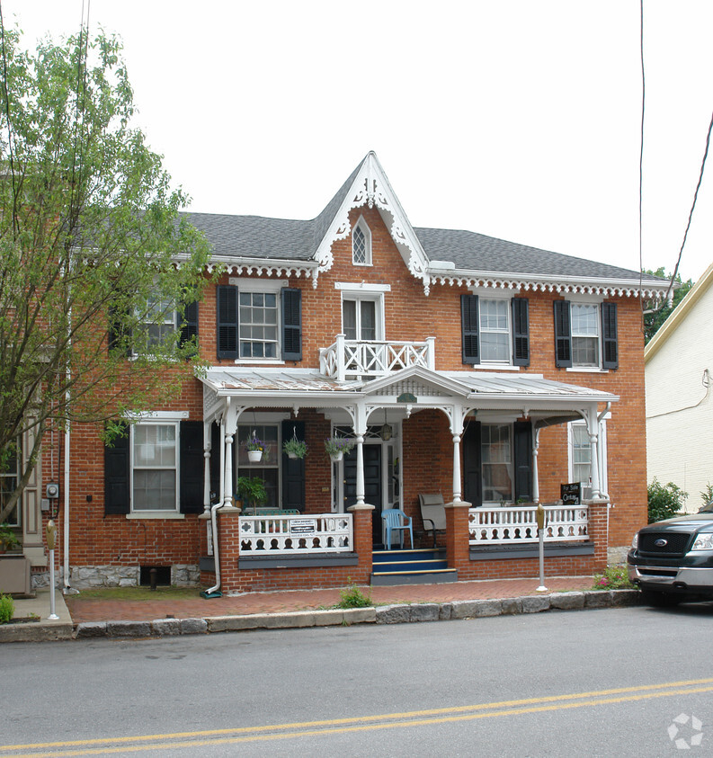 Primary Photo - Hays House