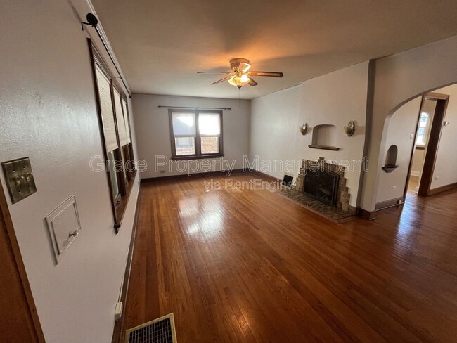 Foto del edificio - 343 S Clarkson St