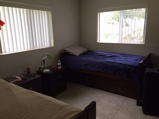 Foto del interior - 1201 NE 2nd Ave