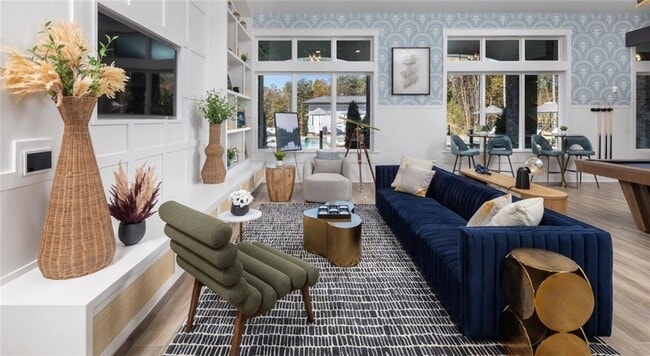 Building Photo - 900 Mountaintop Ave