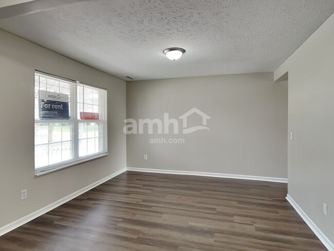 Foto del edificio - 10765 Standish Pl