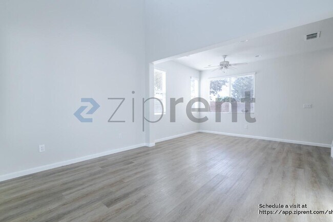 Foto del edificio - 3301 Myna Way