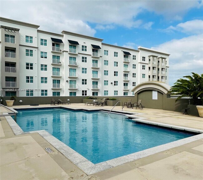 Foto del edificio - 50 Menores Ave