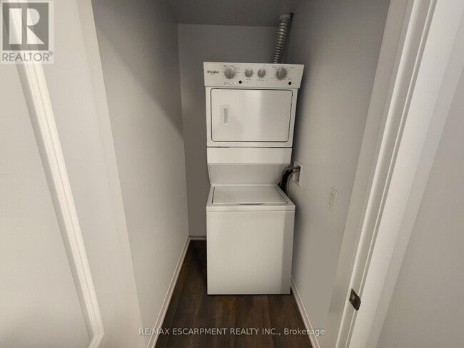 Photo du bâtiment - 5055 Greenlane