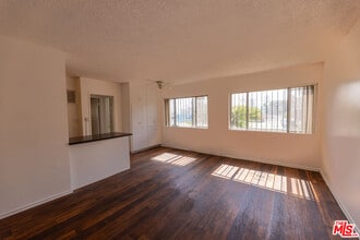 Building Photo - 275 Lucas Ave