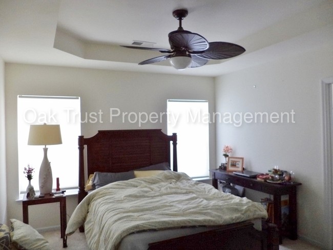 Building Photo - 7428 Northgate Dr