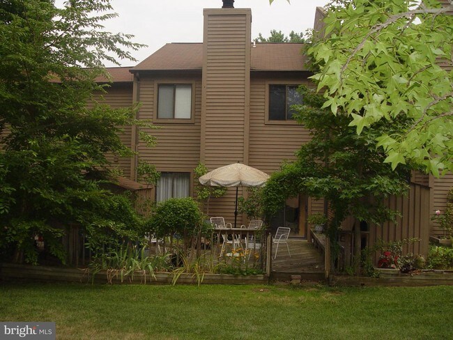 Building Photo - 1242 Youngs Farm Rd