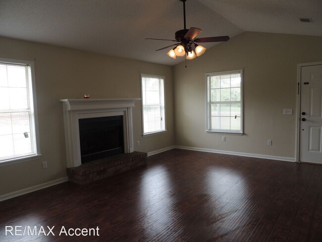 Building Photo - 3 br, 2 bath House - 741 Kadi Dr.