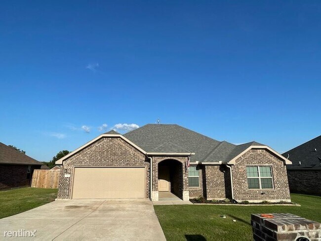 Building Photo - 4 br, 2 bath House - 148 Ross Road