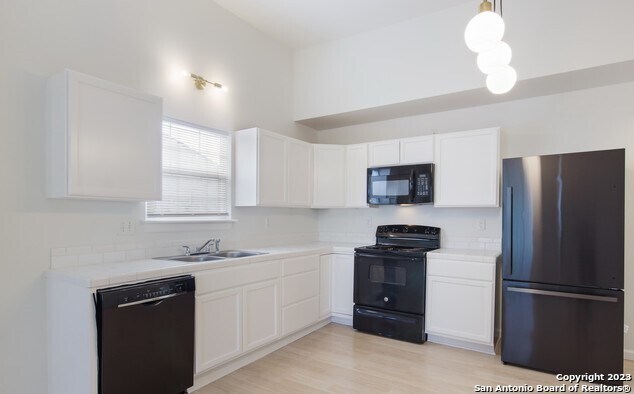 Building Photo - 1126 Lamar St