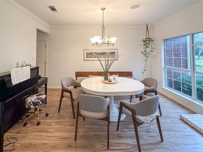 Foto del edificio - 2200 Rimrock Dr