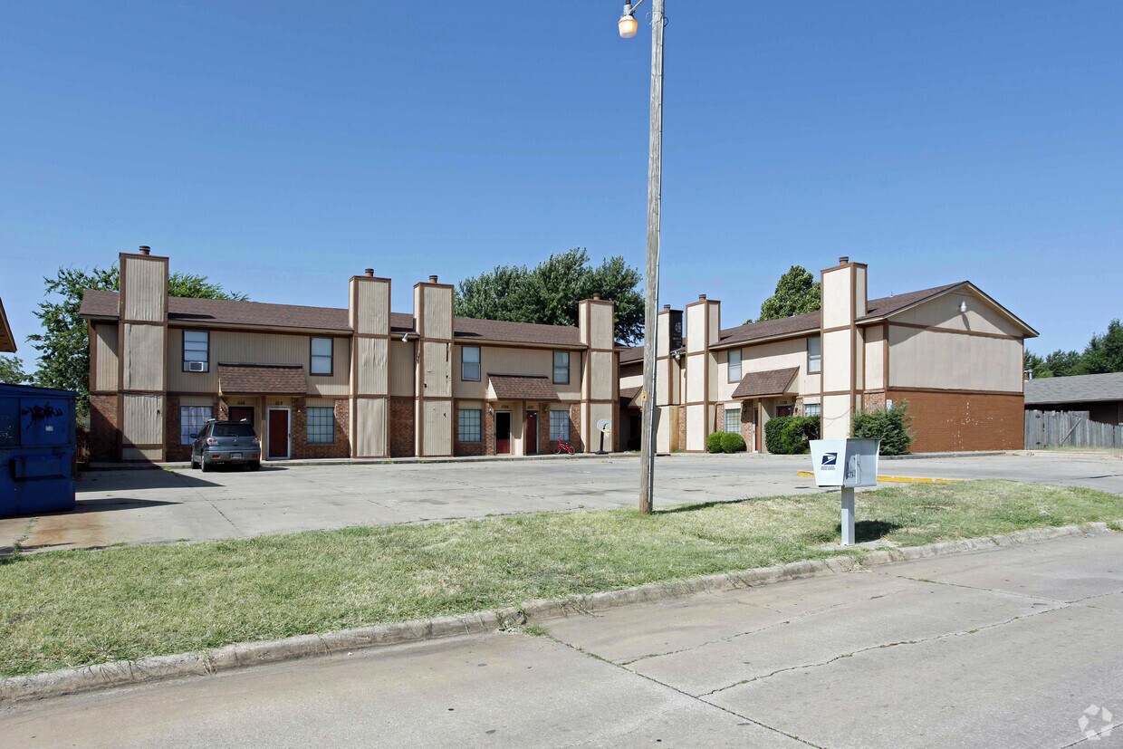 Foto principal - 1100-1130 SW 77th Ter