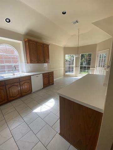 Building Photo - 4921 Woodmeadow Dr