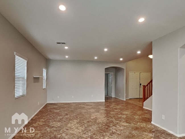 Building Photo - 3009 E Lynx Way