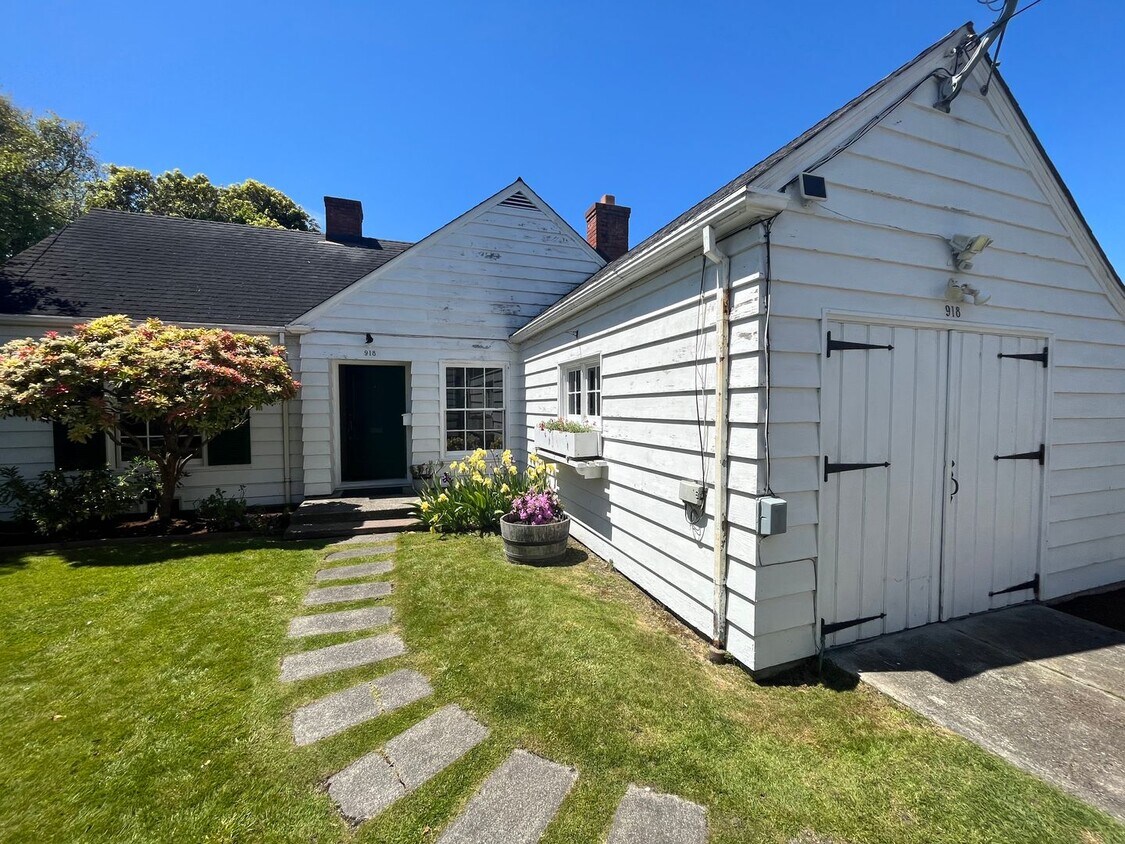Primary Photo - 918 F St