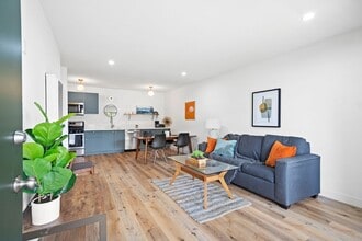 Building Photo - Individual Bungalows: All 1 bedroom/ 1 bath units all with LARGE PRIVATE YARDS.