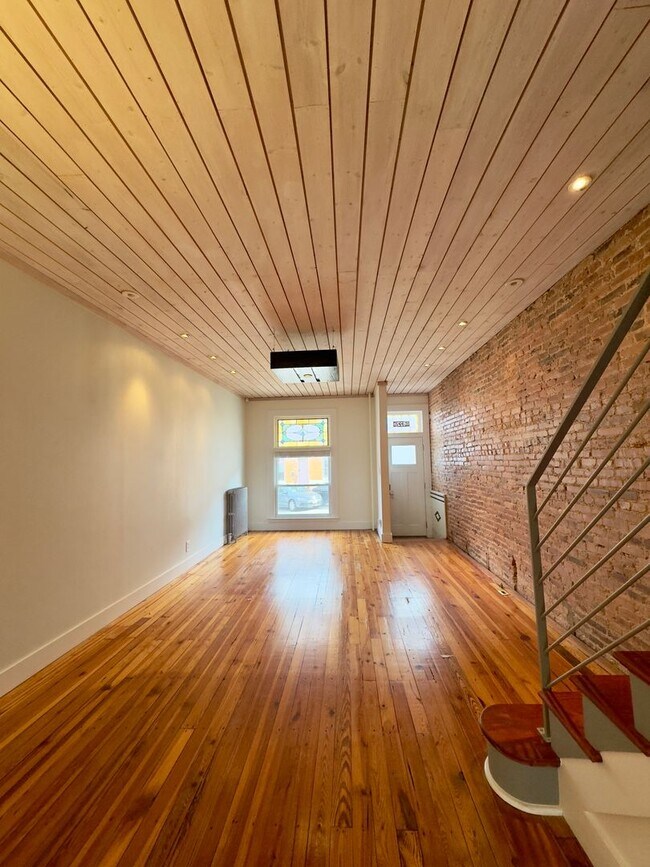 Foto del edificio - Charming 2Bed/2Bath with Den in Canton