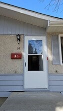Building Photo - 36 Fern Rd
