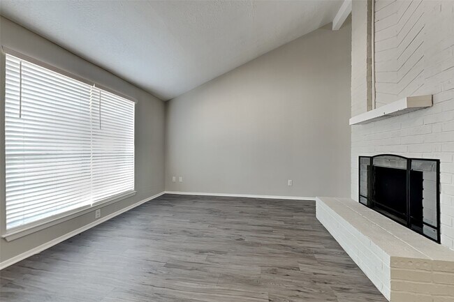 Foto del edificio - 21606 Crescent Heights St
