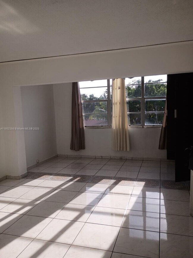 Foto del edificio - 1800 SW 25th St