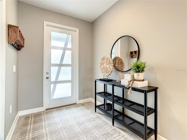 Building Photo - 9258 Sommerset Hills Dr