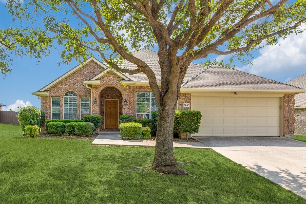 Foto principal - 9247 Aristocrat Ln