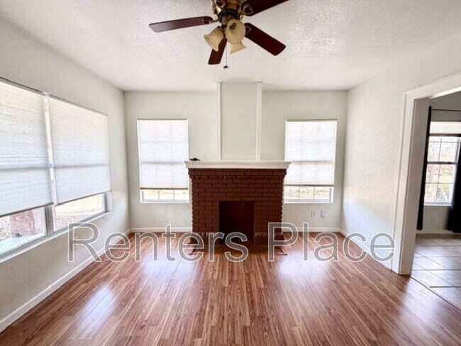 Foto del edificio - 1231 N Boston Pl