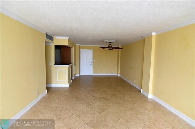 Building Photo - 305 N Pompano Beach Blvd