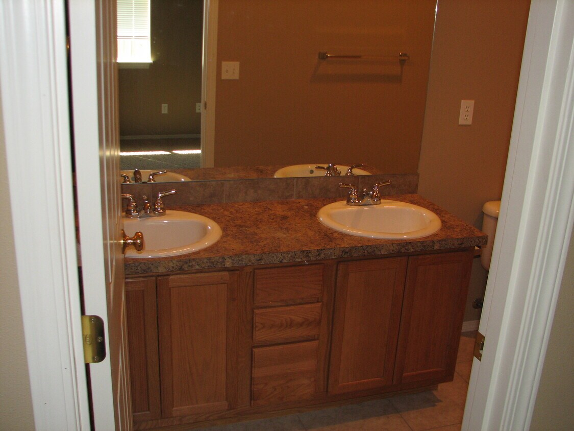 Foto principal - 1457 artesia st