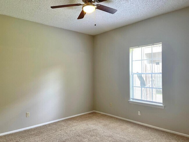Building Photo - 2220 Millstone Dr