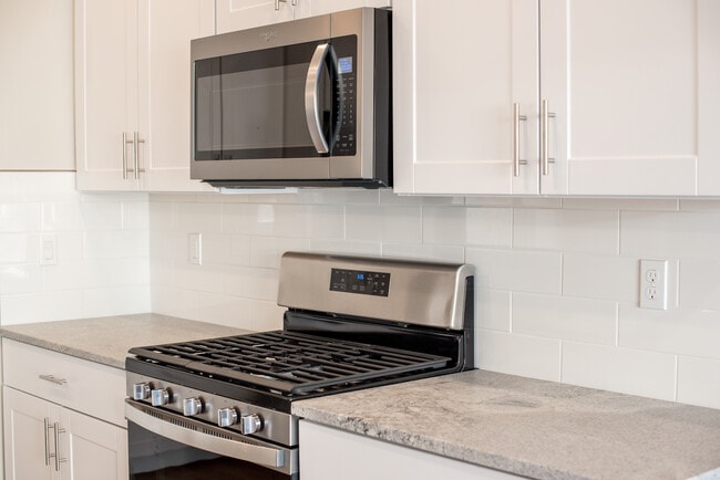 Building Photo - 304 Johnson Rd