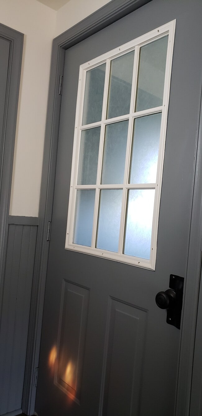 Building Photo - 636 W Center St