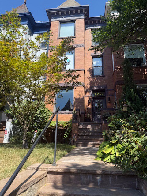 Foto del edificio - 2233 1st St NW