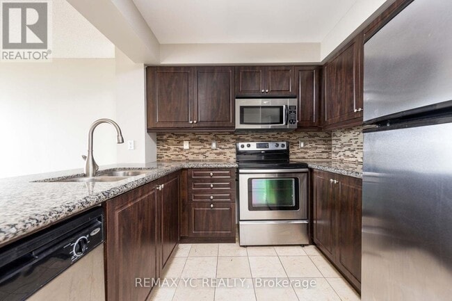 Building Photo - 310-310 Red Maple Rd