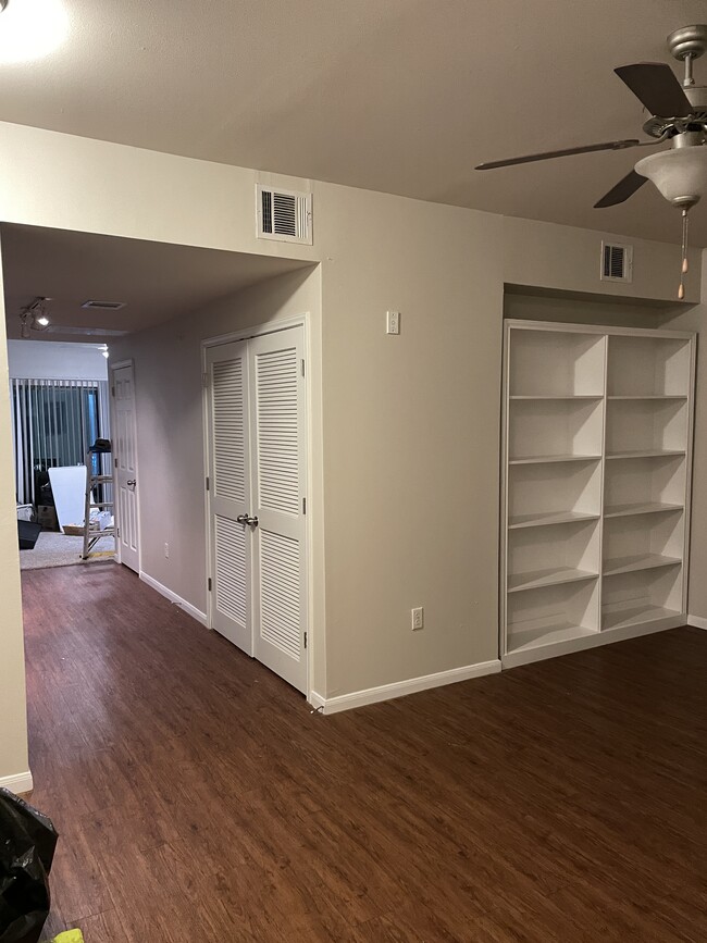 Living room4 - 1401 E 4th St