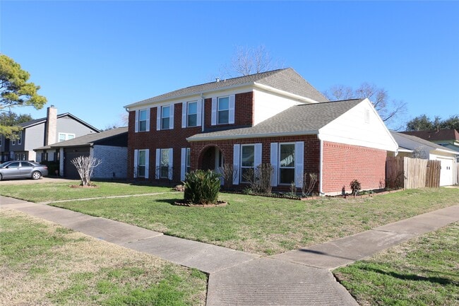 Building Photo - 458 Woodrail Dr