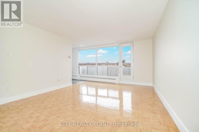 Photo du bâtiment - 666 Spadina Ave.