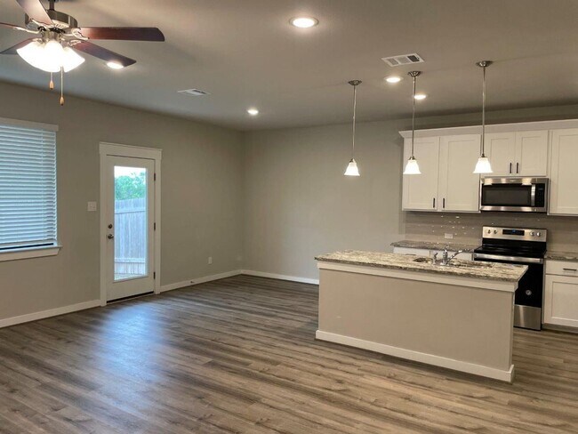 Foto del edificio - 3 br, 2.5 bath House - 135 Amber Fields Tr...
