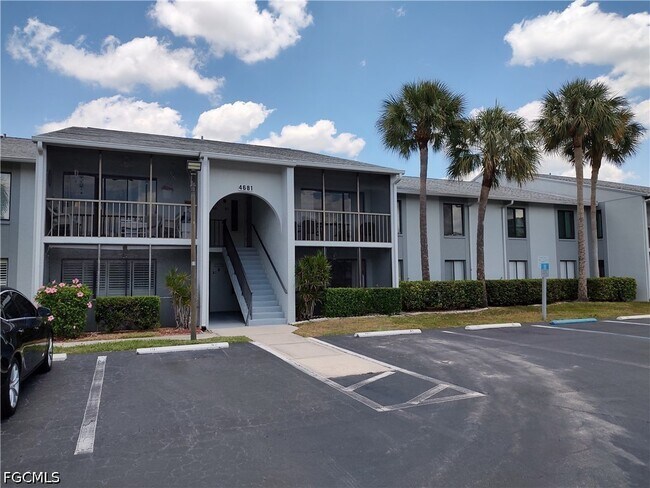 Foto del edificio - 4681 Lakeside Club Blvd