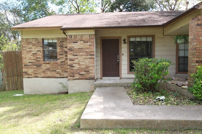 Foto del edificio - 11603 Poplar Cove