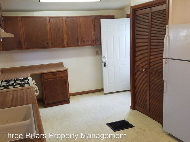 Foto del edificio - 3 br, 1 bath House - 1012 W. Fountain St
