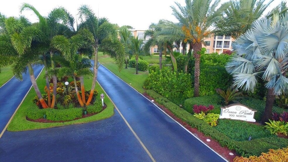 Primary Photo - 300 N Hwy A1A