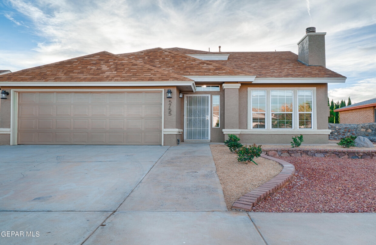 5755 Saplinas Rd, El Paso, TX 79932 House for Rent in El Paso, TX