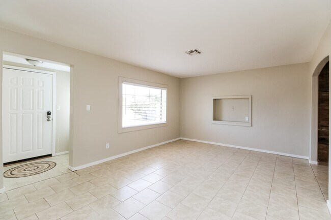 Foto del edificio - 525 W 6th Dr