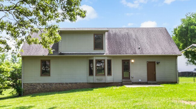 Building Photo - 4 bedroom in cul-de-sac!