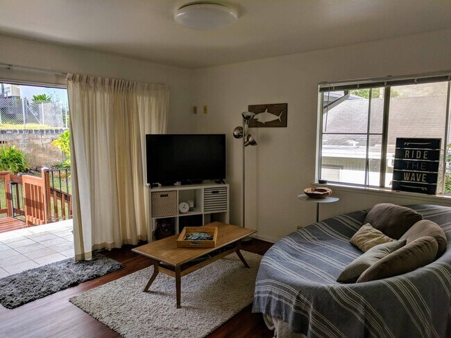 Cental space, entrance on left - 2444 Jasmine St